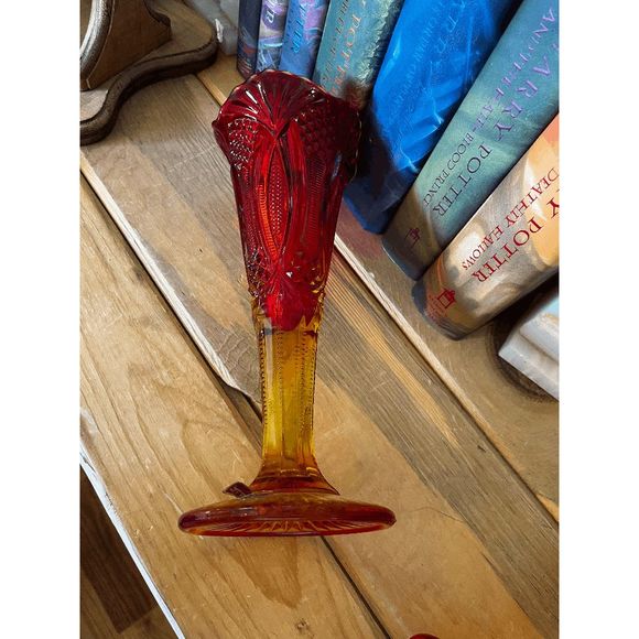 Two Vintage Viking Glass Amberina Bud Vase in Yesteryear Pattern Flared Scallope - Picture 9 of 9